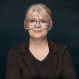 Steuerfachangestellte Timea Szito